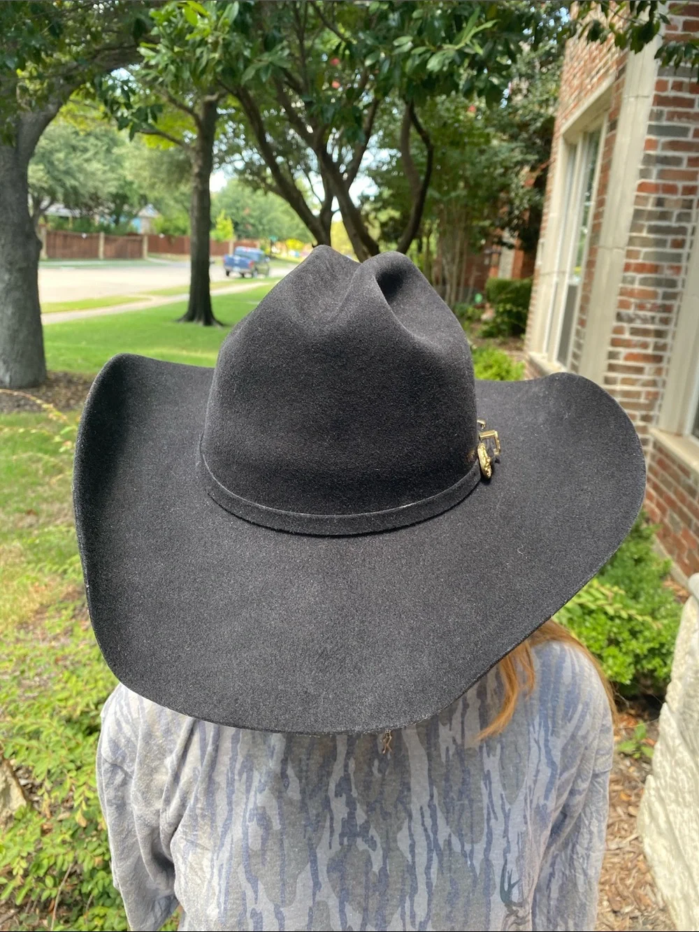 Larry Mahan 4X Classic Black Felt Cowboy Hat with gold buckle hatband